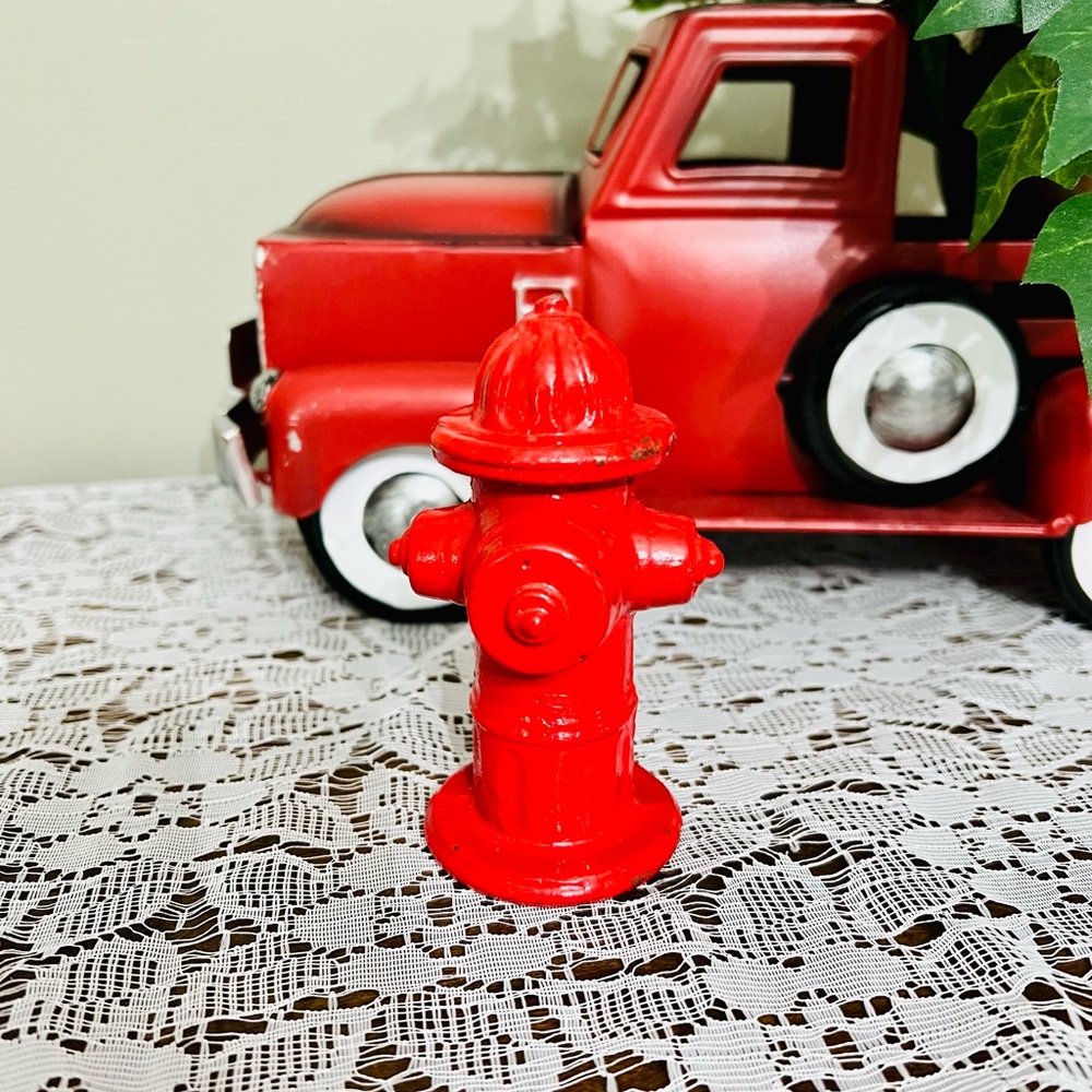 VINTAGE MUELLER MINIATURE FIRE HYDRANT   ADVERTISING PAPER WEIGHT CAST IRON